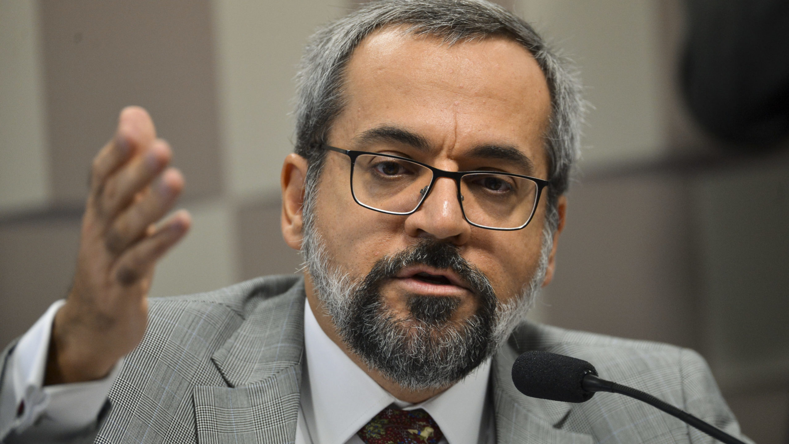 O ministro da Educação, Abraham Weintraub, durante audiência pública na Comissão de Educação, Cultura e Esporte do Senado.