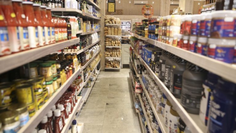 Compra de ultraprocessados é frequente em 62% de lares das zonas rurais brasileiras