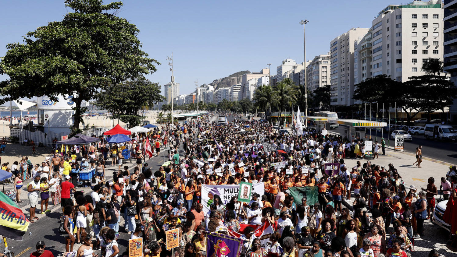 Marcha reivindica direito das mulheres no RJ