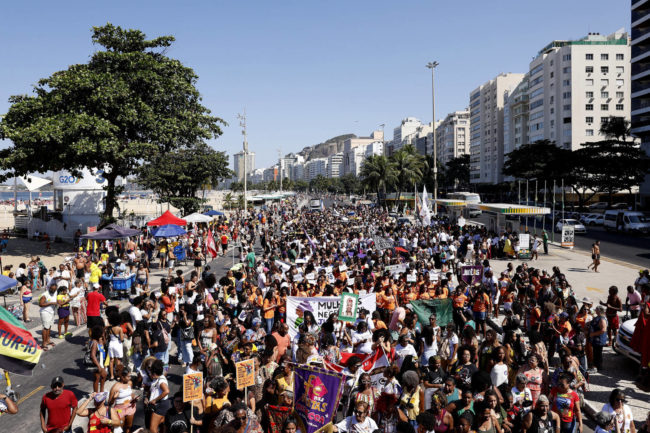 Marcha reivindica direito das mulheres no RJ