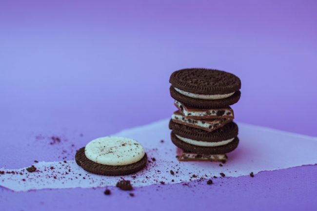 taras-chernus-7egzKQGR7S0-unsplash (1) Biscoito recheado pode tirar até 39 minutos de vida por porção, mostra estudo sobre dieta dos brasileiros
