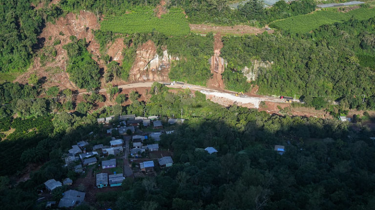 Deslizamentos de terra no RS