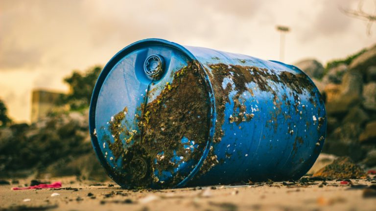 Pesquisa mostra contaminação de águas subterrâneas por resíduos plásticos agrícolas